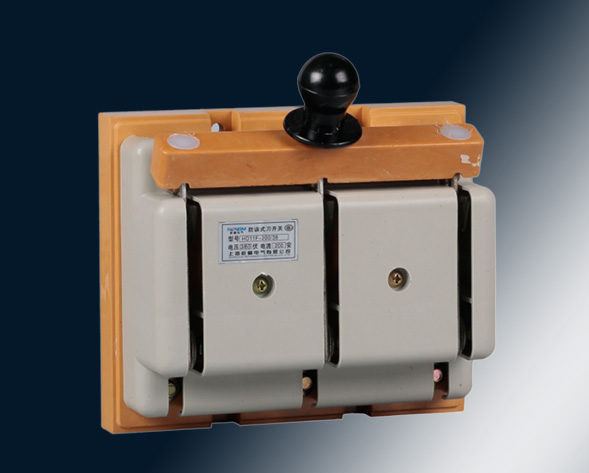 HD系列單投刀開(kāi)關(guān)、HS系列雙投刀開(kāi)關(guān)適用于交流50Hz、額定電壓400V、直流220V，額定電流至1500A的成套配電裝置中，用作手動(dòng)不頻繁接通與分?jǐn)嘟恢绷麟姟?>
											HD、HS開(kāi)啟式刀開(kāi)關(guān)</a>
										</div>
										 
										<div   id=